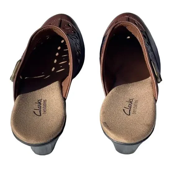 Clarks Brown Leather Mules Cut Out Detail Buckle Accent Slip On Clogs Size 8.5 M - Picture 5 of 9